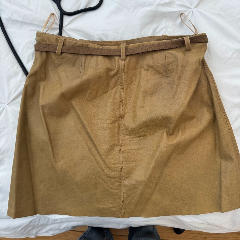 Joie Tan 100%  cow leather  side zip mini skirt size M with belt